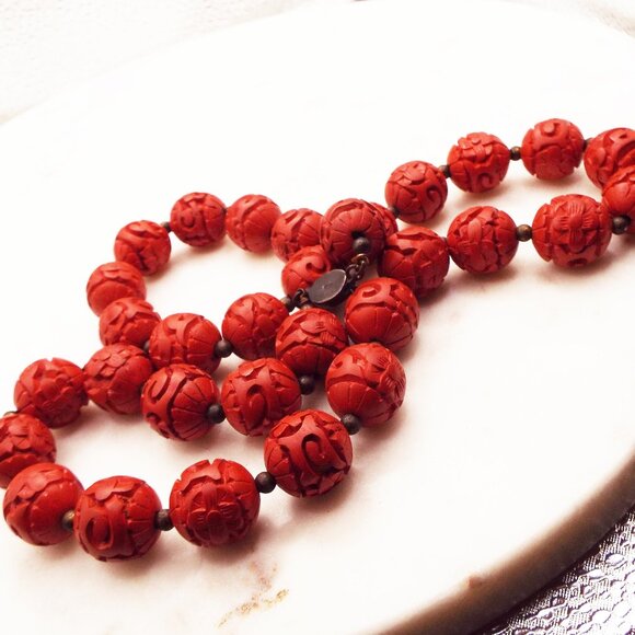 EARLY 20TH CENT. CARVED CINNABAR 16MM BEADS STERLING SPACERS & CLASP NECKLACE 39 - Picture 3 of 4